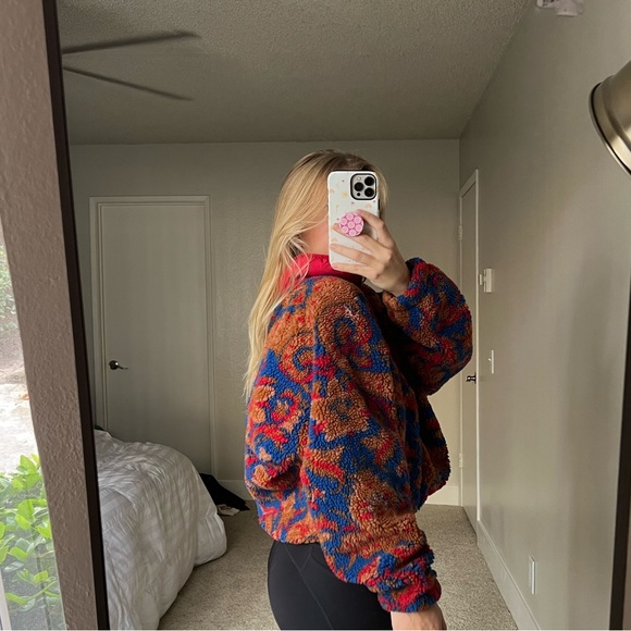 multicolor patterned teddy pullover - Picture 2 of 2